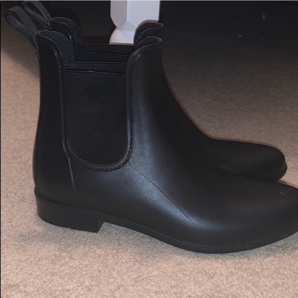 Merona Women’s size 9 Black short rain booties